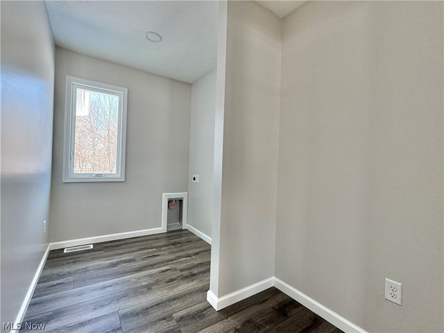 406 S Raccoon Road, Austintown, OH 44515