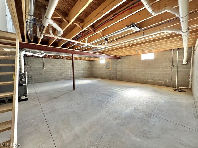 406 S Raccoon Road, Austintown, OH 44515