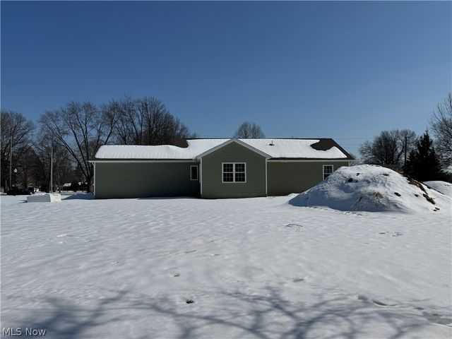 406 S Raccoon Road, Austintown, OH 44515