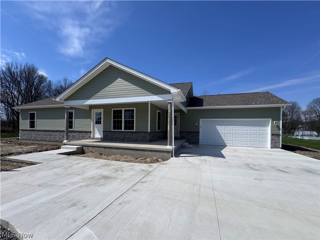 406 S Raccoon Road, Austintown, OH 44515