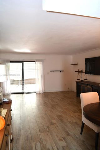 9944 NW 41st St 23, Doral, FL 33178