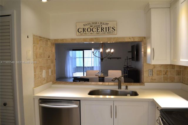 9944 NW 41st St 23, Doral, FL 33178