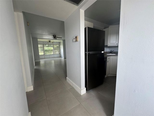 9235A Lagoon Place 310, Davie, FL 33324