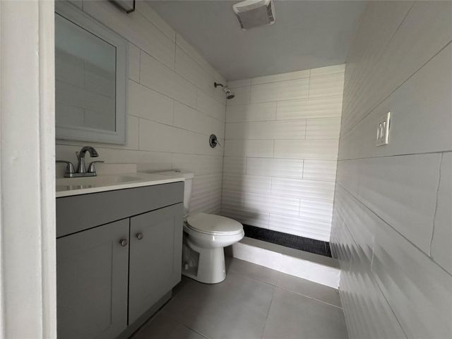 9235A Lagoon Place 310, Davie, FL 33324