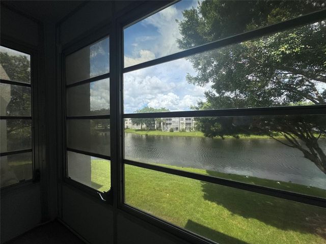9235A Lagoon Place 310, Davie, FL 33324