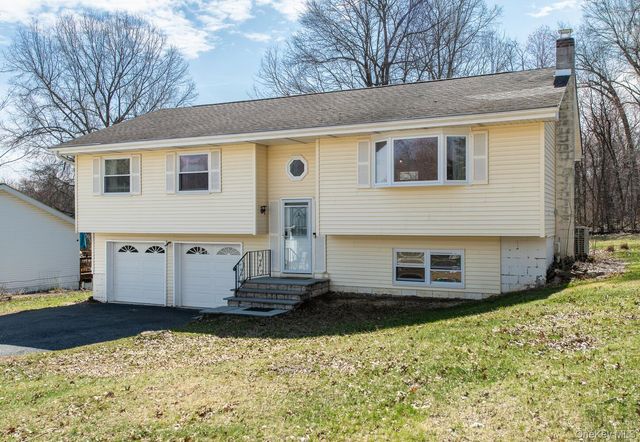 6 Lenny Court, Wappingers Falls, NY 12590