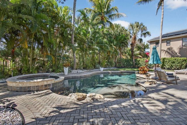10468 Trianon Place, Wellington, FL 33449