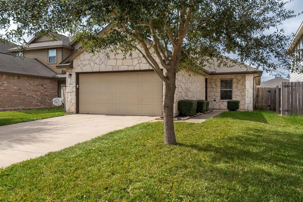 17131 Falcons Nest Landing Drive, Hockley, TX 77447