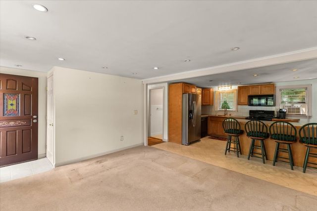 8 Clay Pond Rd, Bourne, MA 02532
