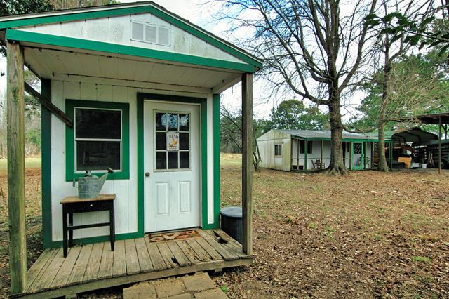 366 County Road 190, Liberty, TX 77575