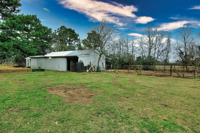 366 County Road 190, Liberty, TX 77575