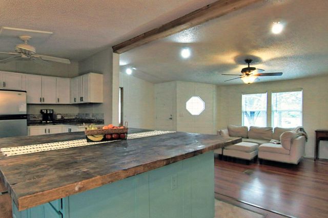 366 County Road 190, Liberty, TX 77575