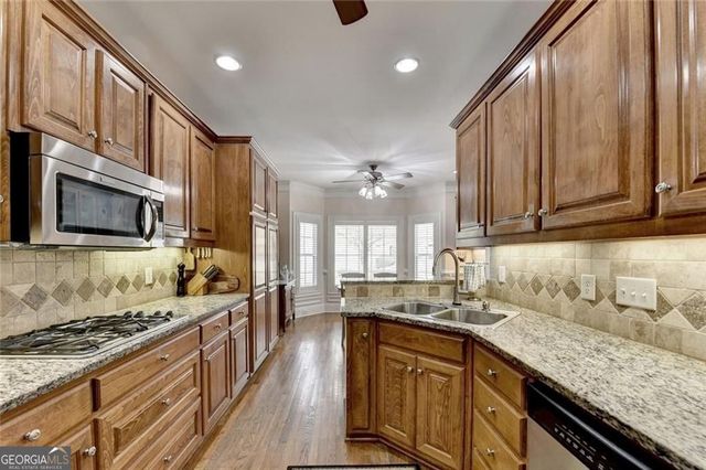 517 Sandy Cove Drive, Loganville, GA 30052