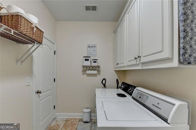 517 Sandy Cove Drive, Loganville, GA 30052