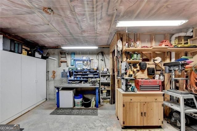 517 Sandy Cove Drive, Loganville, GA 30052