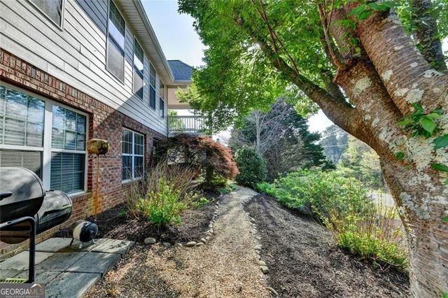 517 Sandy Cove Drive, Loganville, GA 30052