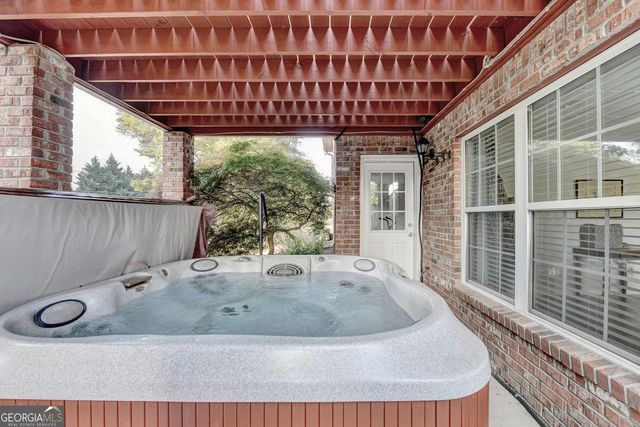 517 Sandy Cove Drive, Loganville, GA 30052