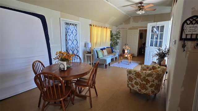 354 Haddock Drive, Palacios, TX 77465