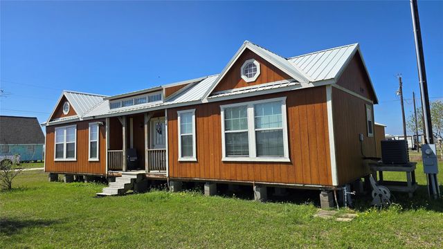 354 Haddock Drive, Palacios, TX 77465