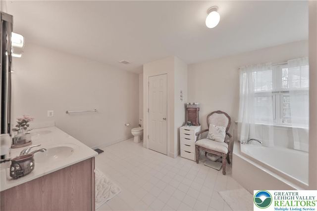 116 Daffodil Drive, Stroud Twp, PA 18301
