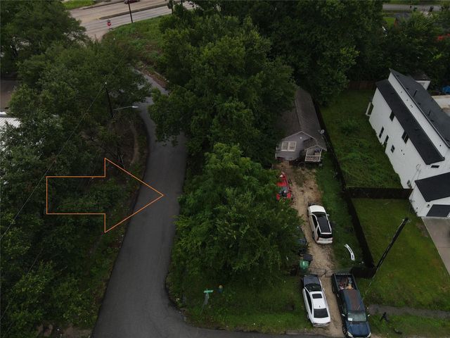 7900 Tower Street, Houston, TX 77088