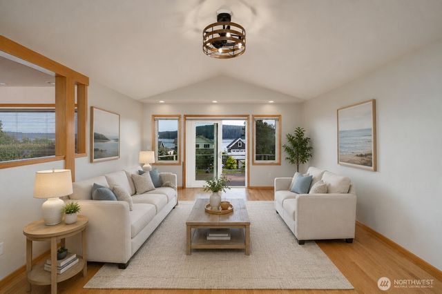 6404 Warren Street, Anacortes, WA 98221