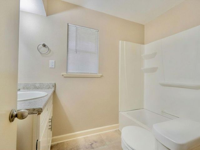2918 16th Avenue N, Texas City, TX 77590