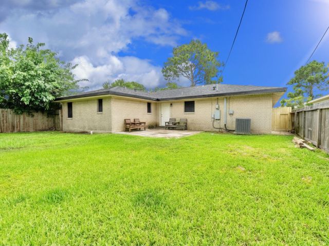 2918 16th Avenue N, Texas City, TX 77590