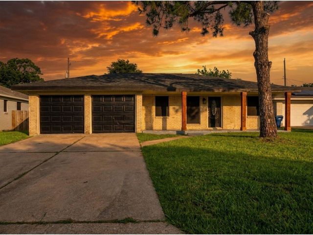 2918 16th Avenue N, Texas City, TX 77590