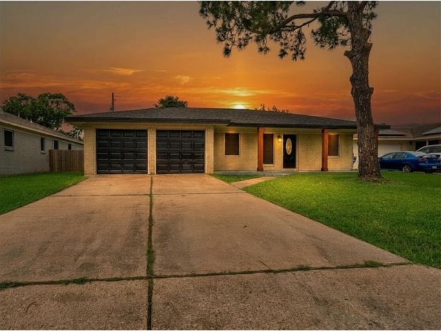 2918 16th Avenue N, Texas City, TX 77590