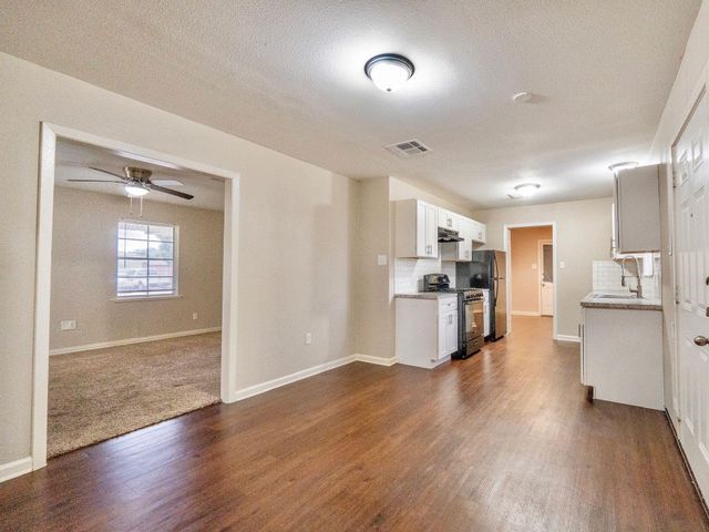 2918 16th Avenue N, Texas City, TX 77590