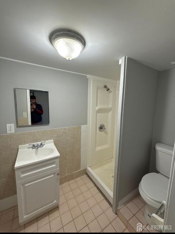 42 MacArthur Drive, Edison, NJ 08837