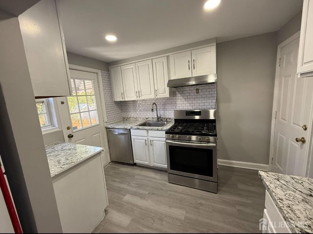 42 MacArthur Drive, Edison, NJ 08837