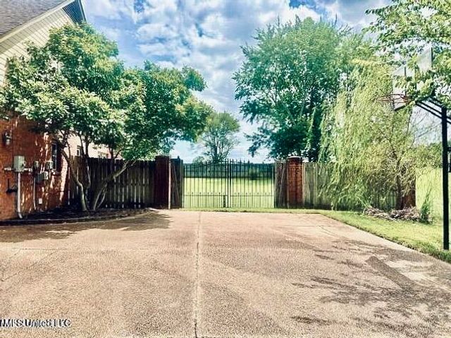 4985 Bobo Place, Olive Branch, MS 38654