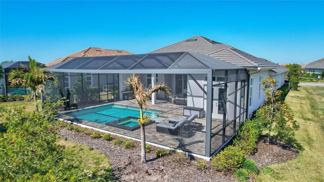 8278 PAVIA WAY, Bradenton, FL 34202