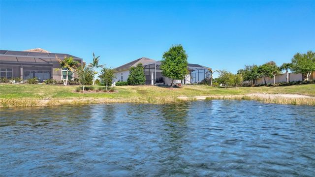 8278 PAVIA WAY, Bradenton, FL 34202