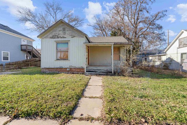 232 S 4th St., Salina, KS 67401