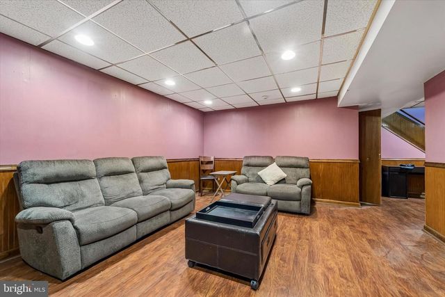 57 S OAK AVE, Aldan, PA 19018