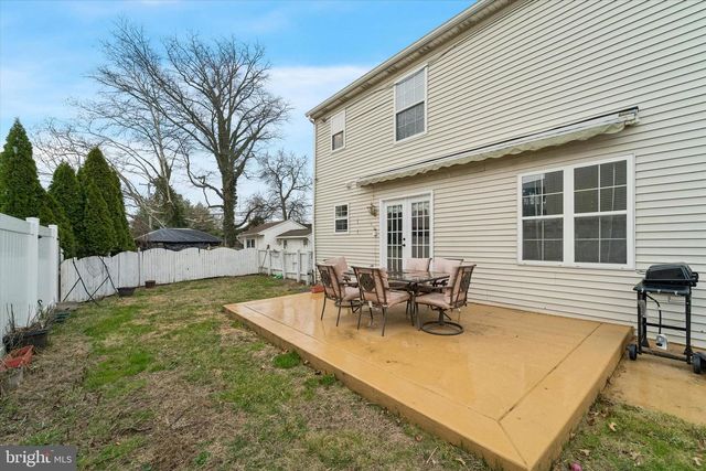 57 S OAK AVE, Aldan, PA 19018