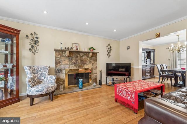 57 S OAK AVE, Aldan, PA 19018