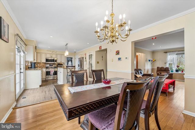 57 S OAK AVE, Aldan, PA 19018