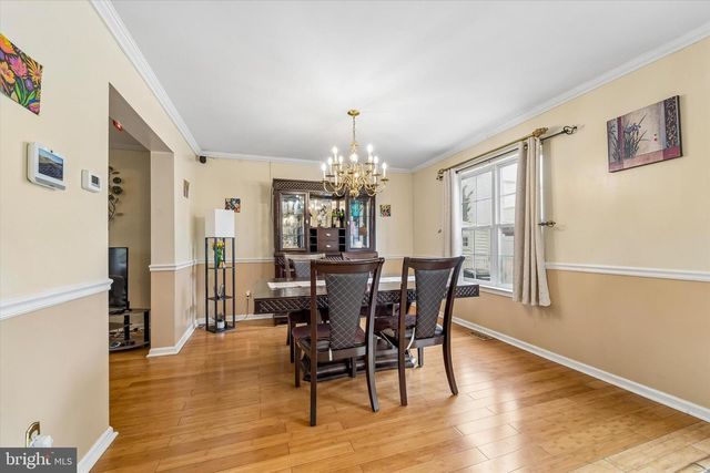 57 S OAK AVE, Aldan, PA 19018