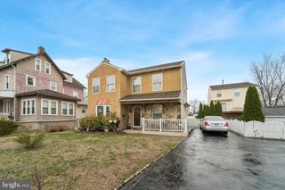 57 S OAK AVE, Aldan, PA 19018