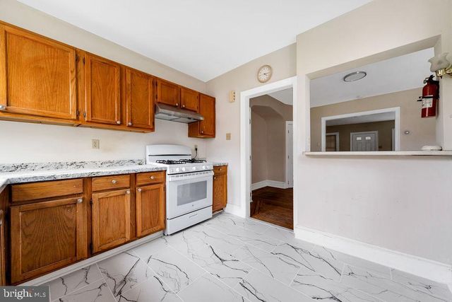 31 LAMPORT RD, Upper Darby, PA 19082