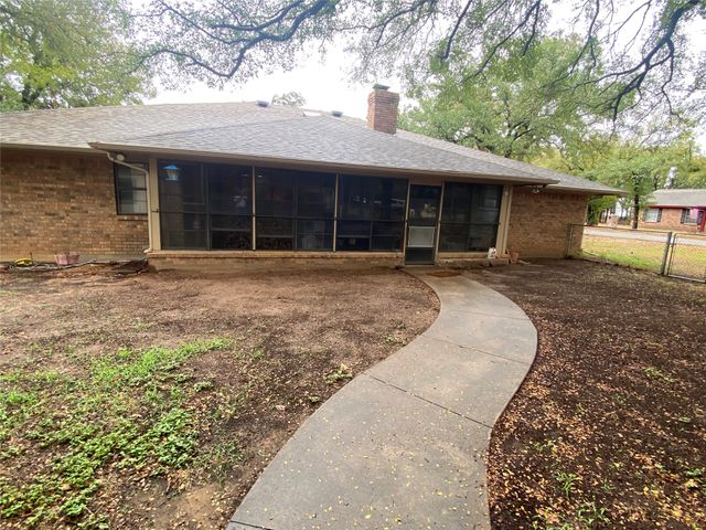 501 Mesquite Street, Mineral Wells, TX 76067