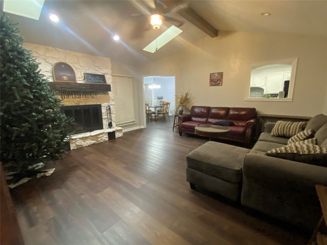 501 Mesquite Street, Mineral Wells, TX 76067
