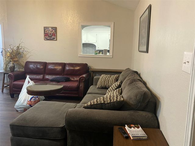 501 Mesquite Street, Mineral Wells, TX 76067