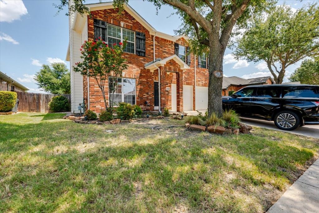 11648 Aspen Creek Drive, Fort Worth, TX 76244