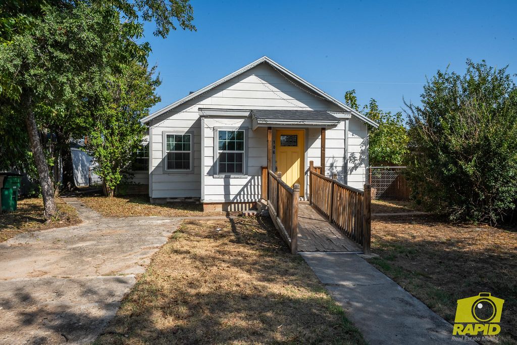 Image 1 of property listing at 106 W 27th Street, San Angelo, TX 76903