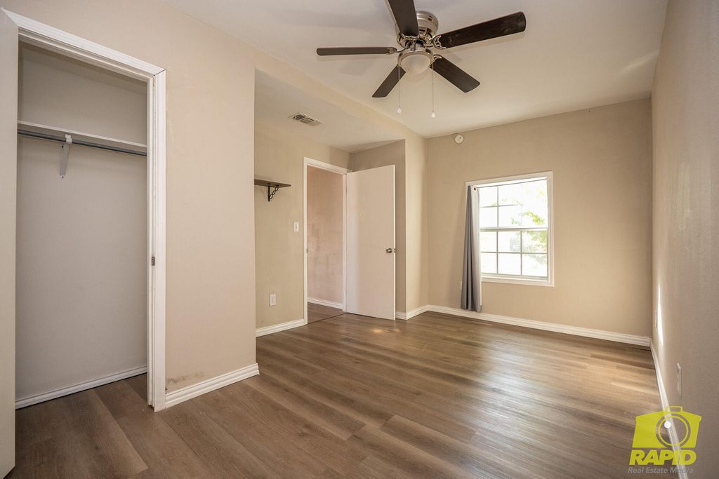 Image 11 of property listing at 106 W 27th Street, San Angelo, TX 76903